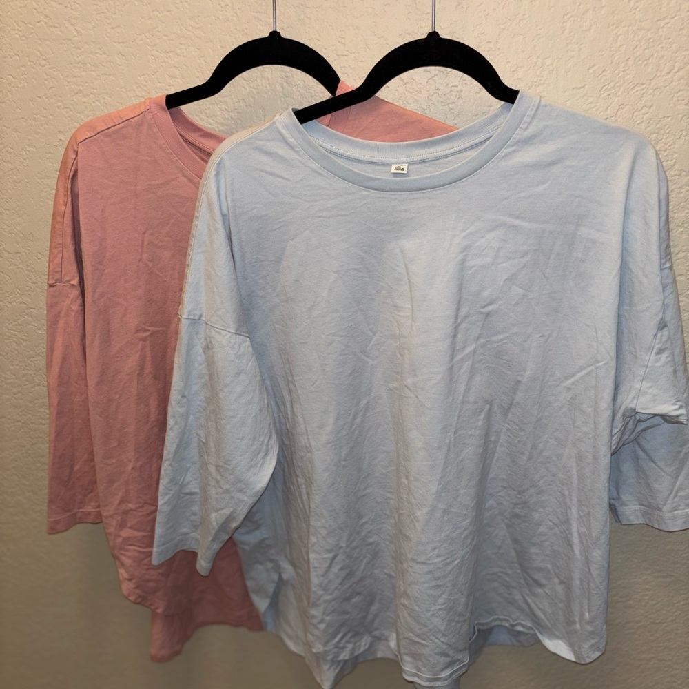 Uniqlo Women’s Tees in Light Blue & Dusty Pink EUC